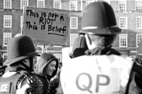Censure des médias sociaux: éléments pour une sociologie des émeutes britanniques